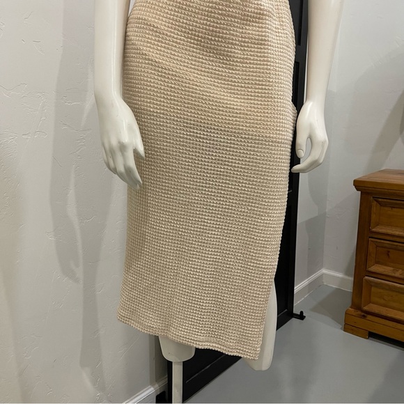 SHEIN Beige Backless Knit Dress - Picture 4 of 7